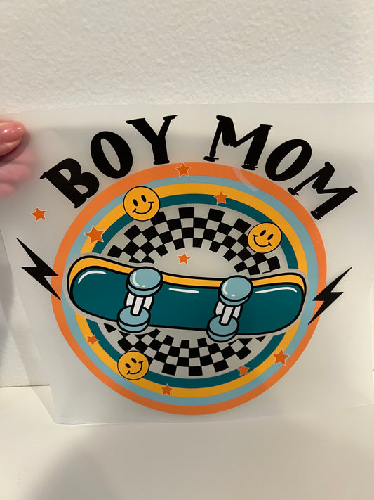 Boy mom skater.