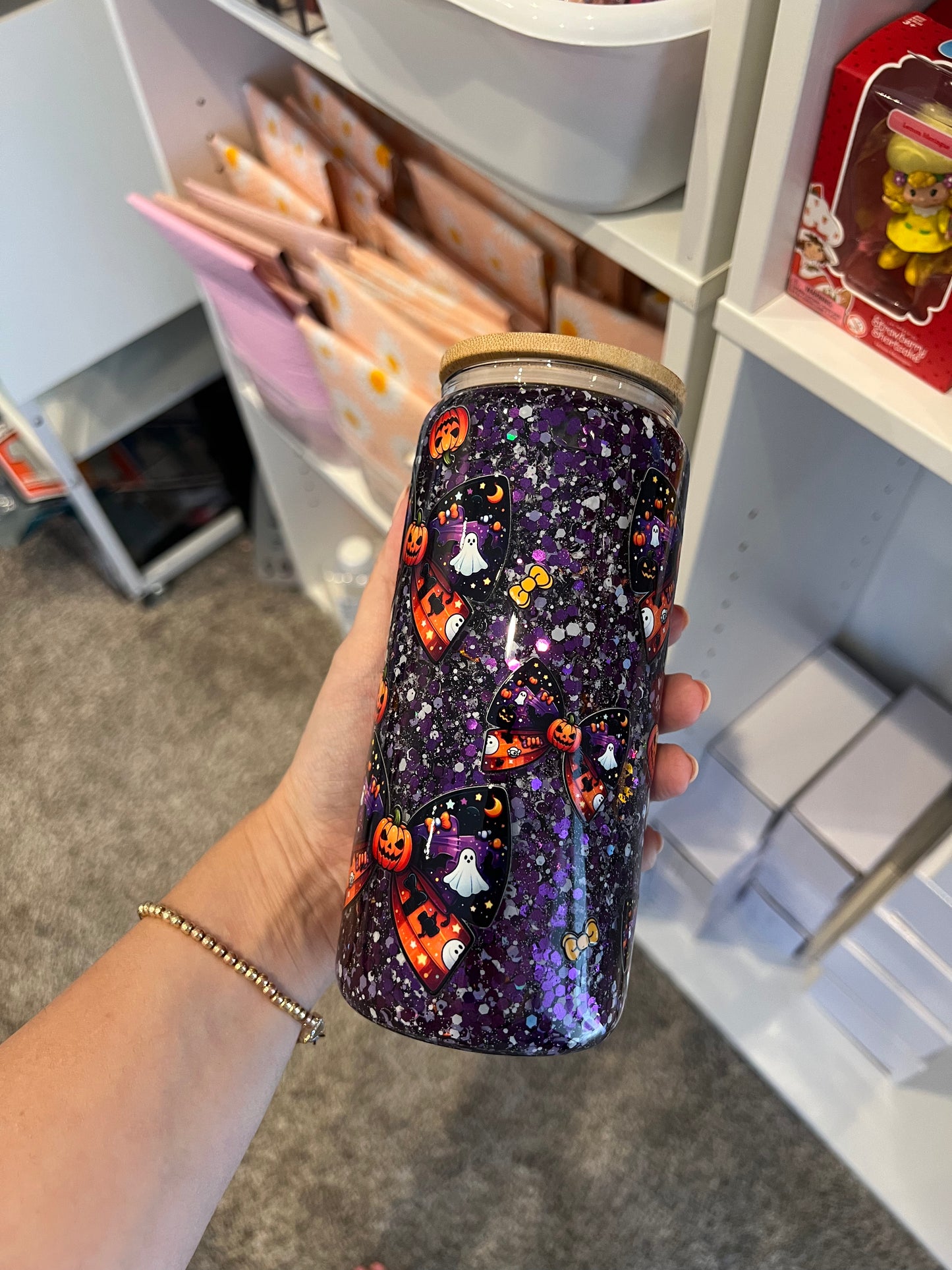Premade glass snowglobe